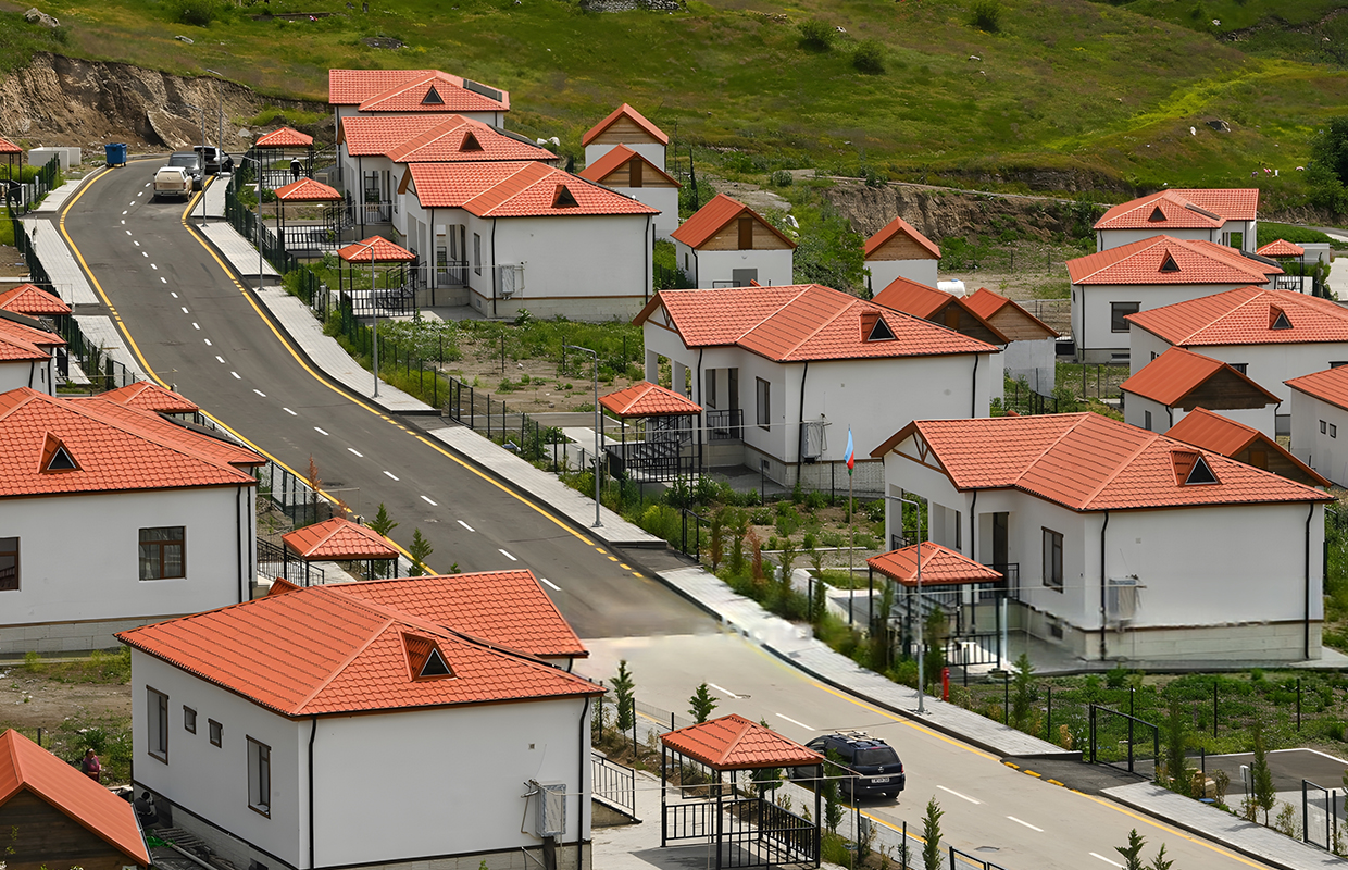 LAÇIN RAYONU ZABUX KƏNDİNDƏ 50 YERLİK UŞAQ BAXÇASI VƏ YAŞAYIŞ EVLƏRİNİN TİKİNTİSİ VƏ TƏMİRİ